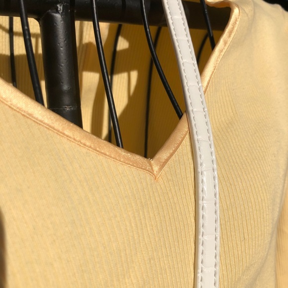 Eddie Bauer pastel yellow ribbed long sleeve shirt - Picture 3 of 8